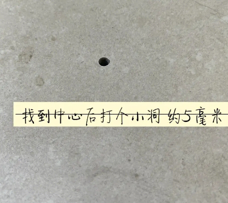 犍为瓷砖空鼓维修公司专业解答在瓷砖铺贴过程中，如果砂料搅拌不均匀，将会带来以下问题